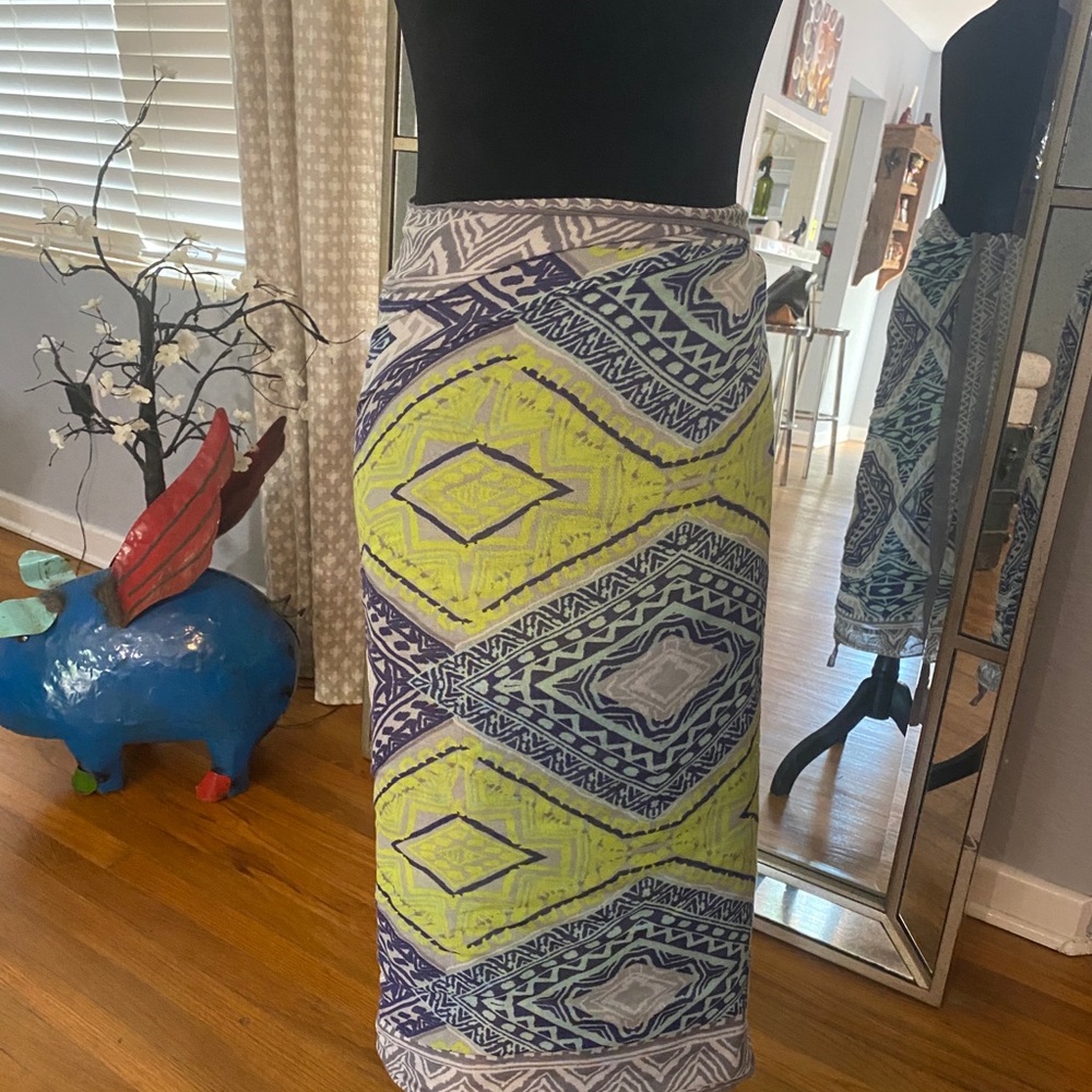 Large multinational scarf - Picture 3 of 10